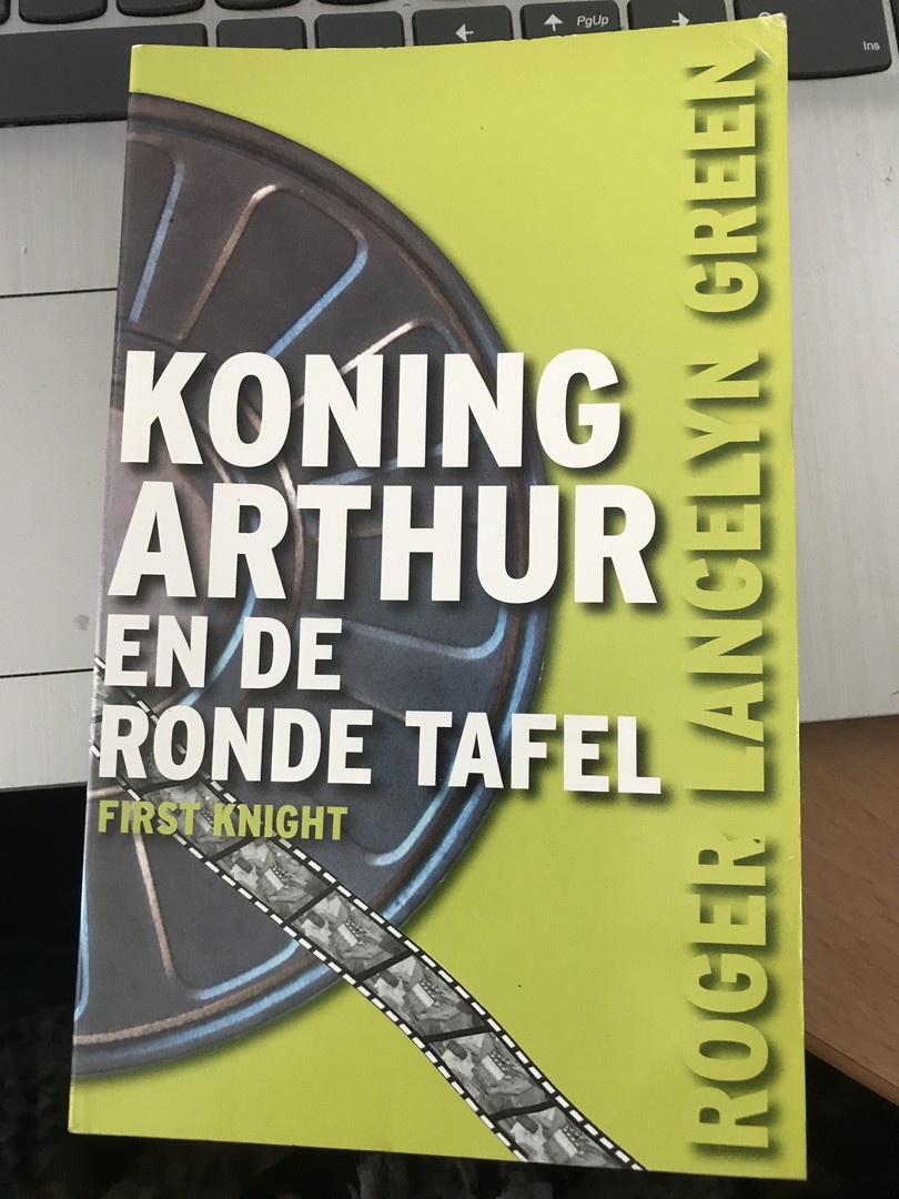 K. Luberti, Roger Lancelyn Green: Koning Arthur en de ronde tafel (Paperback, Nederlands language, VUM)