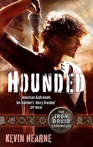 Kevin Hearne: Hounded (Paperback, imusti, Orbit)